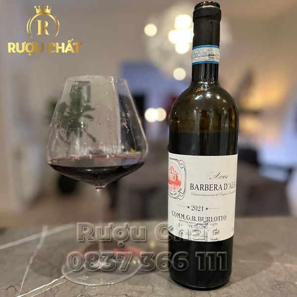 Comm. G.B. Burlotto Aves Barbera D'alba Comm. G.B. Burlotto Aves Barbera D'alba